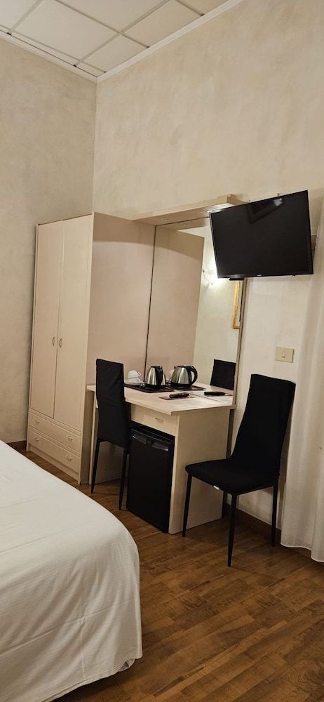 Hotel Julia Standard Double or Twin Room 29