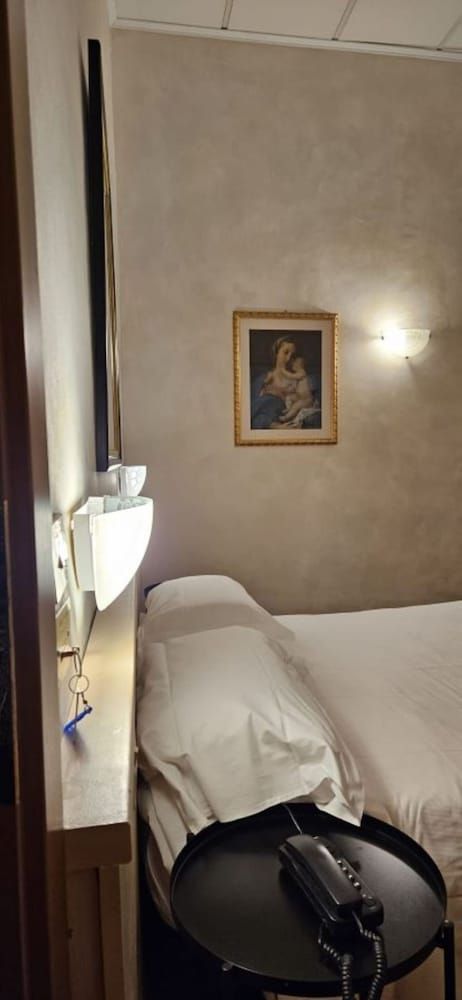 Hotel Julia Standard Double or Twin Room 10