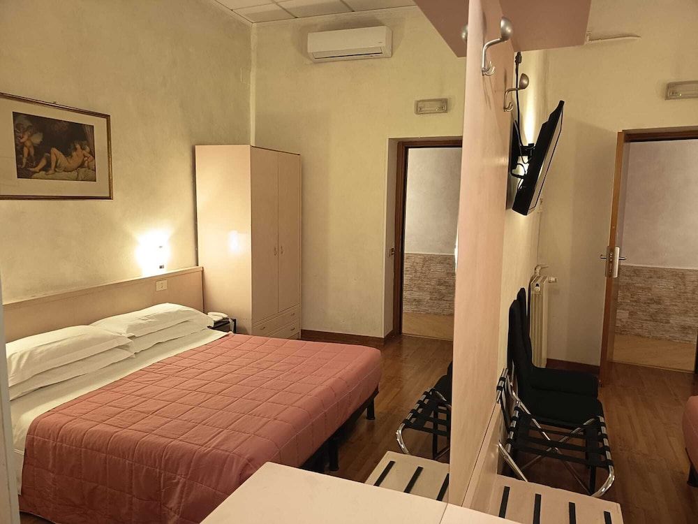 Hotel Julia Standard Double or Twin Room 22