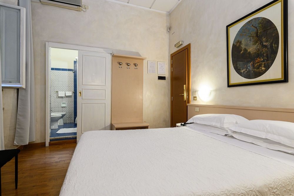 Hotel Julia Standard Double or Twin Room 11