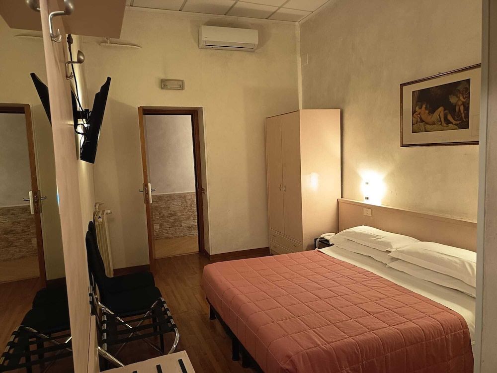 Hotel Julia Standard Double or Twin Room 23