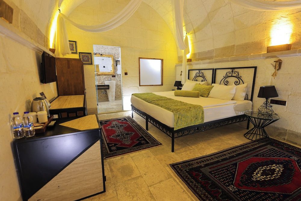 Ortahisar Cave Hotel Stone Room 3