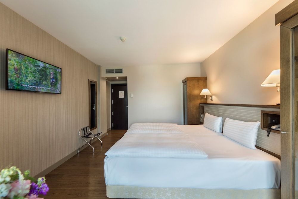 undefined Hotel CH Bucharest 10