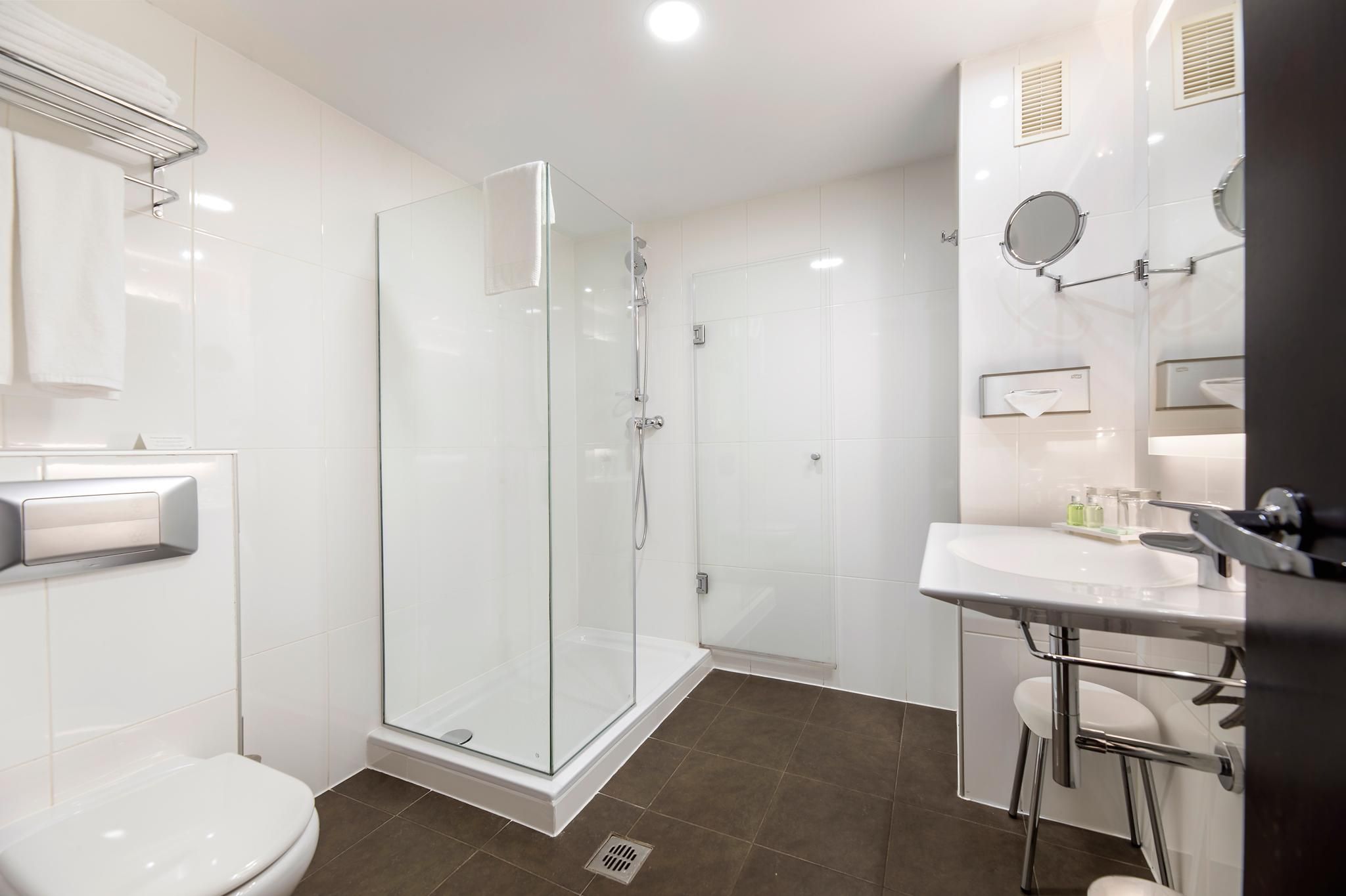 Hotel CH Bucharest Superior Twin Room 7