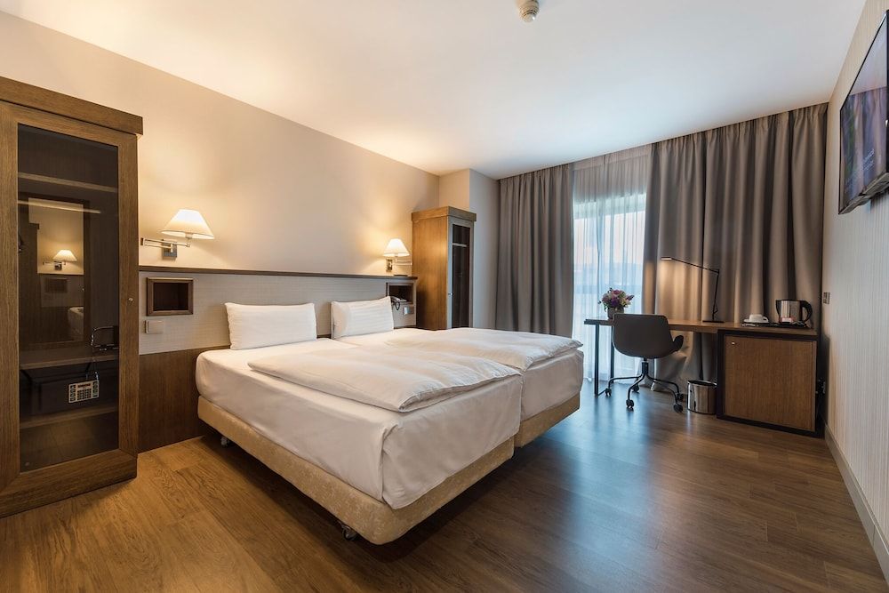 undefined Hotel CH Bucharest 8