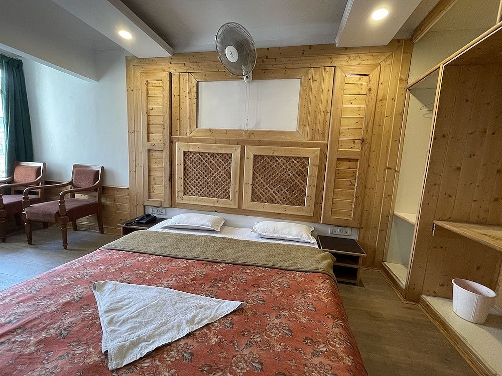 Hotel Sadaf Deluxe Room  31