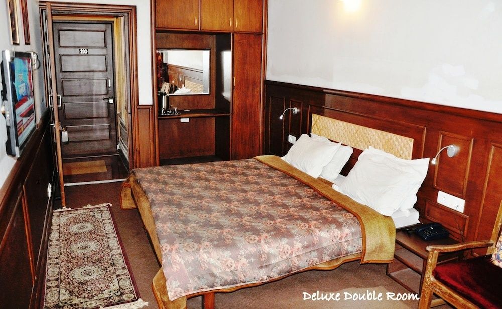 Hotel Sadaf Deluxe Room  28