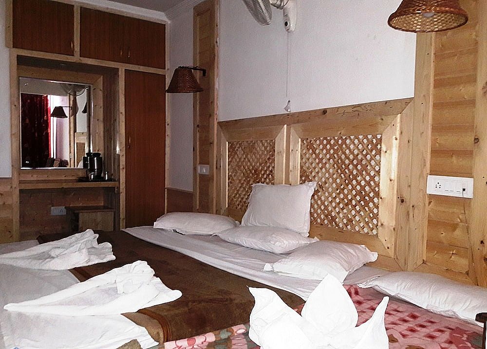 Hotel Sadaf Deluxe Room  41