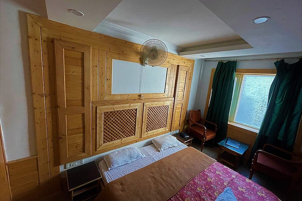 Hotel Sadaf Deluxe Room  39