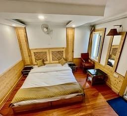 Hotel Sadaf Deluxe Room  27