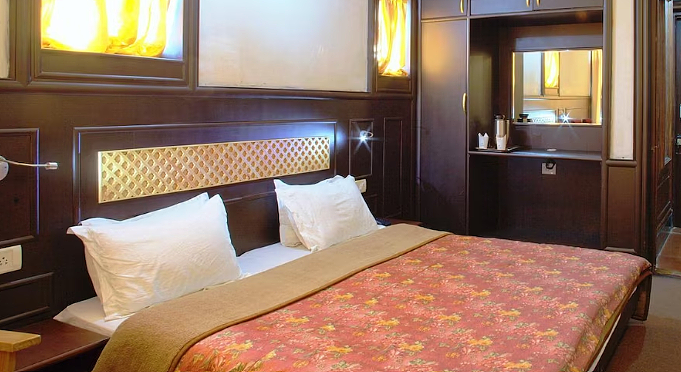 Hotel Sadaf Deluxe Room  21