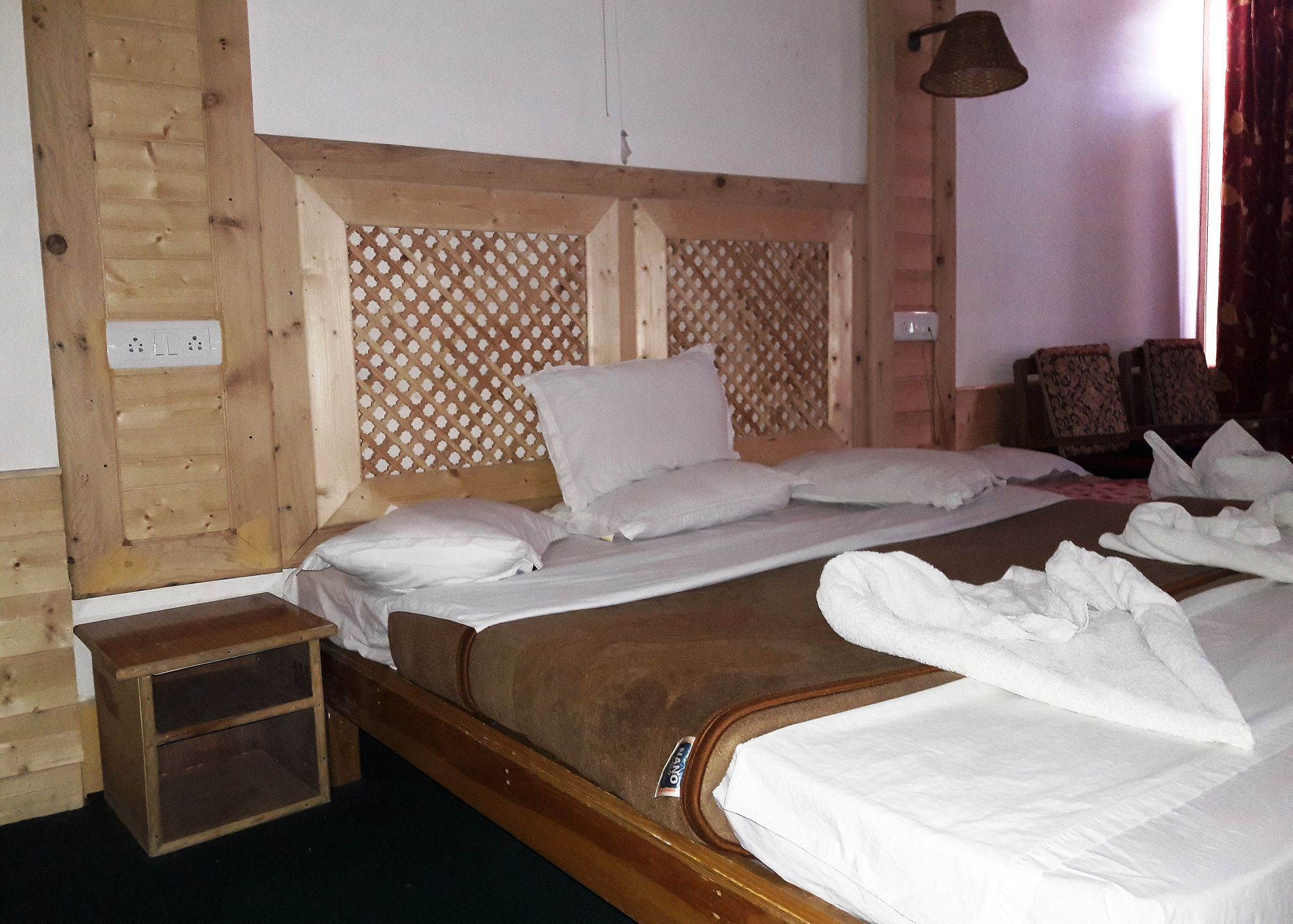 Hotel Sadaf Deluxe Room  14