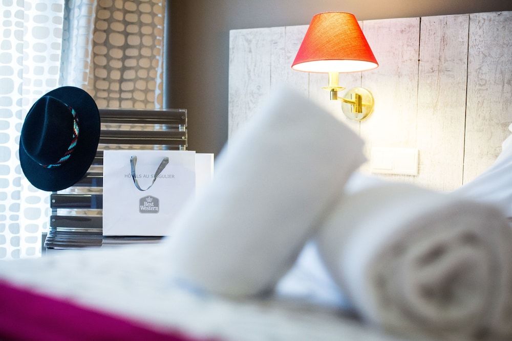 Best Western Plus La Rade Comfort Room, 1 Queen Bed, Non Smoking, Balcony 2