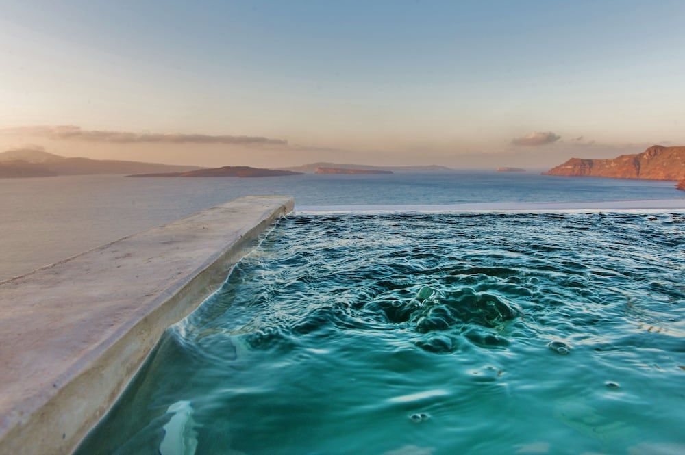 undefined Chroma Suites 8