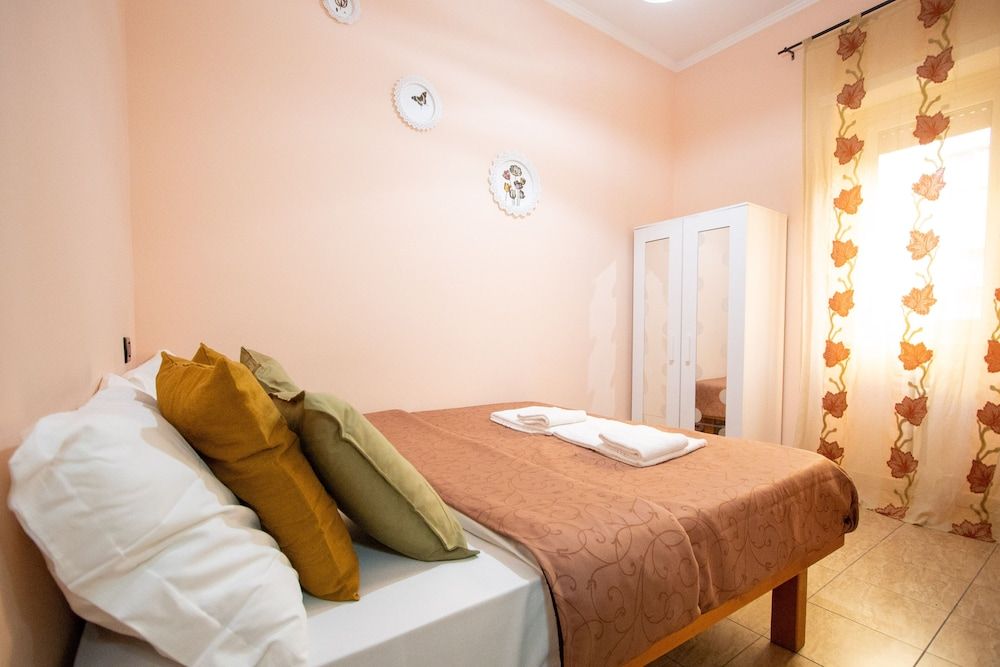 undefined B&B Colorful Suite Yard 3