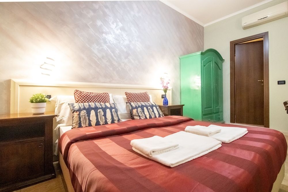 undefined B&B Colorful Suite Yard 5