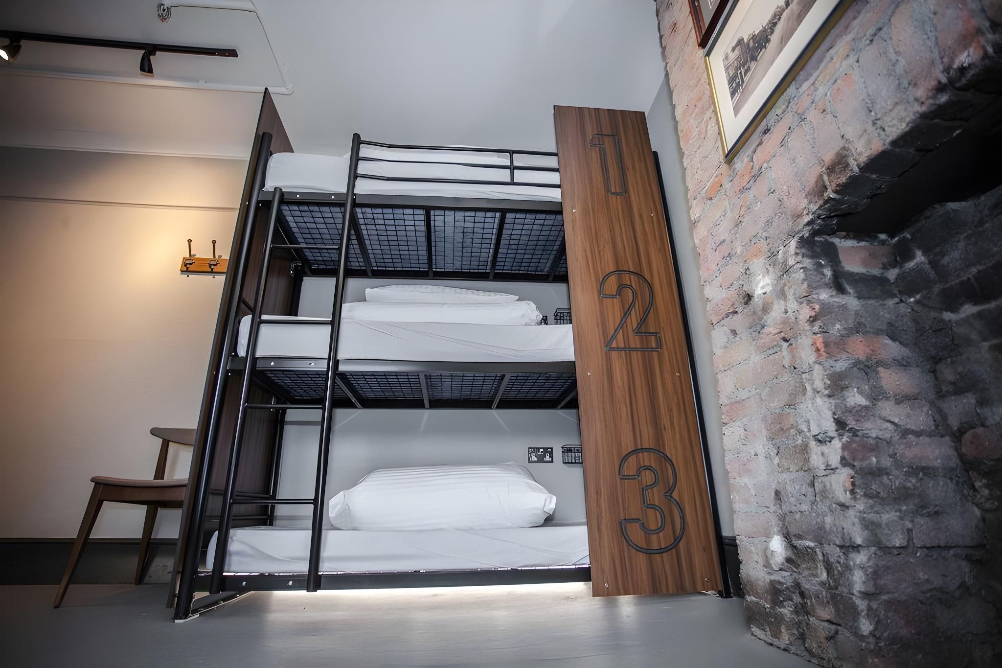 Bed in 9-Bed Female Dormitory with Shared Bathroom