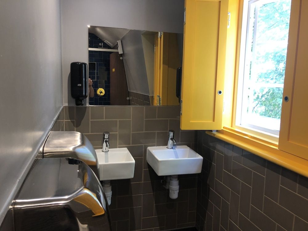 PubLove @ The Steam Engine - Hostel 6 Bed Mixed Dormitory Room 4