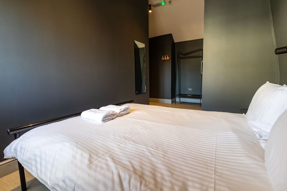 undefined PubLove @ The Steam Engine - Hostel 6