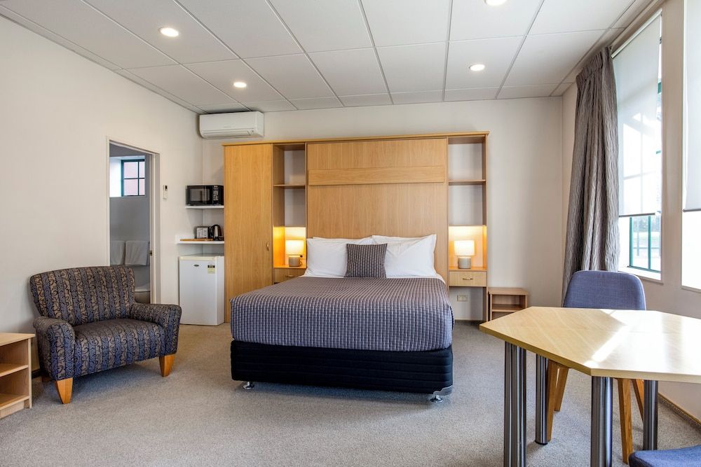 undefined Greenlane Manor Motel 10