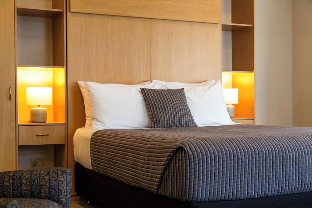 Greenlane Manor Motel