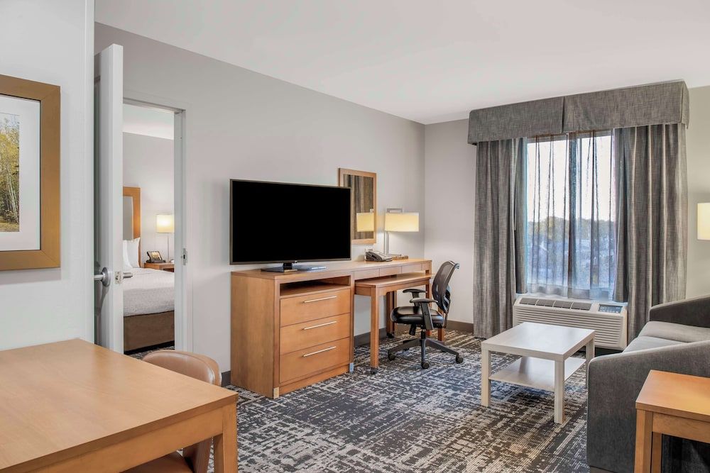 undefined Homewood Suites by Hilton Winnipeg Airport-Polo Park, MB 3