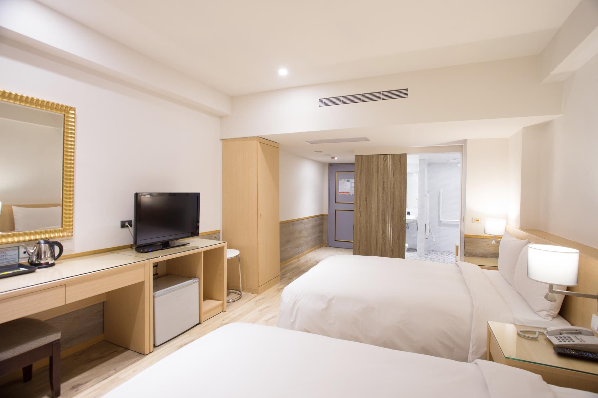 Family Room for 4 People - Non-Smoking