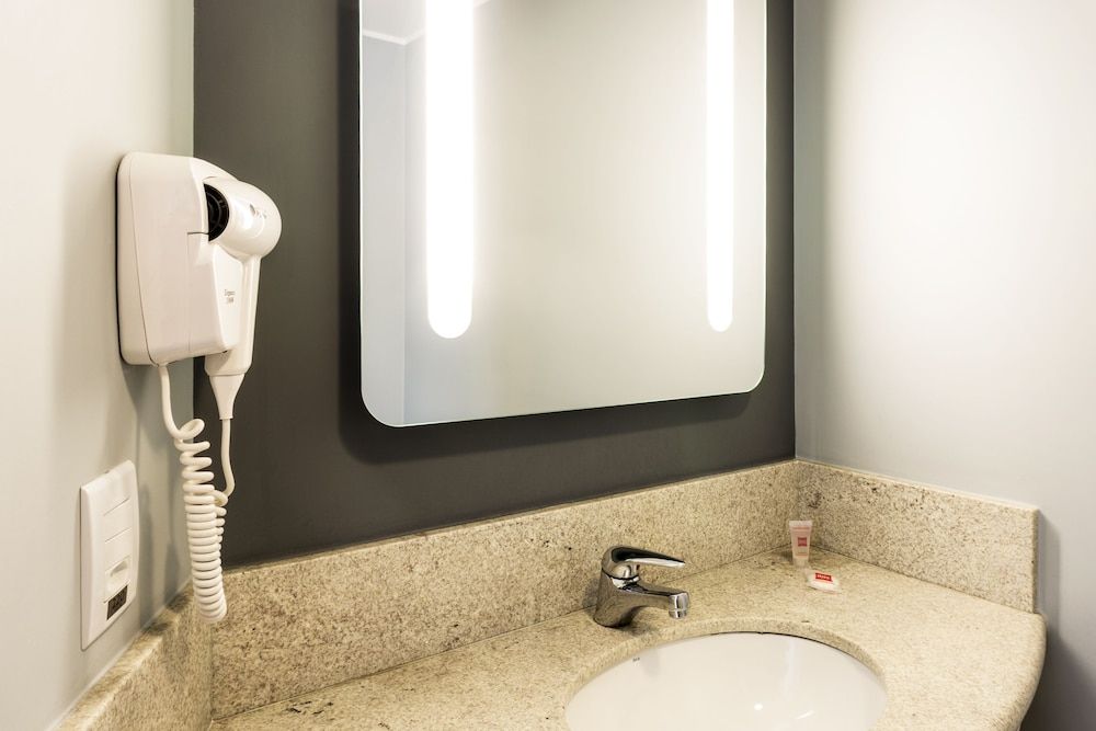 ibis Rio de Janeiro Centro Standard Twin Room, 2 Twin Beds 6