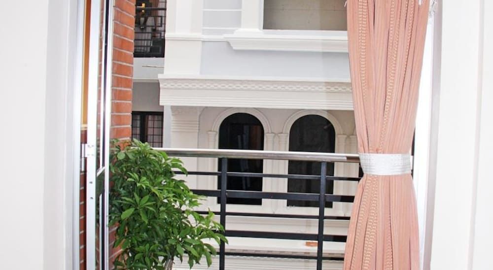 undefined Kim Hotel 2