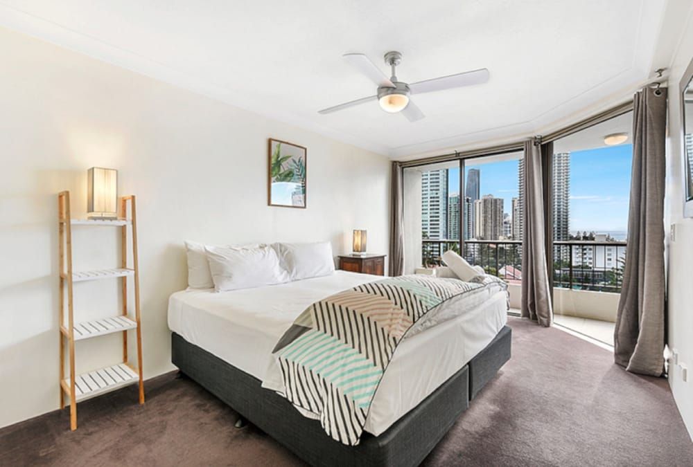 Deluxe Two Bedroom Ocean View Apartment
