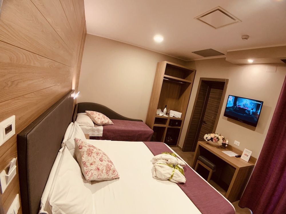 Hotel Smeraldo Triple Room 6