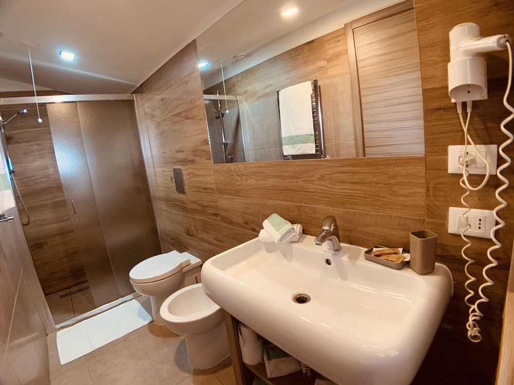 Hotel Smeraldo Triple Room 11