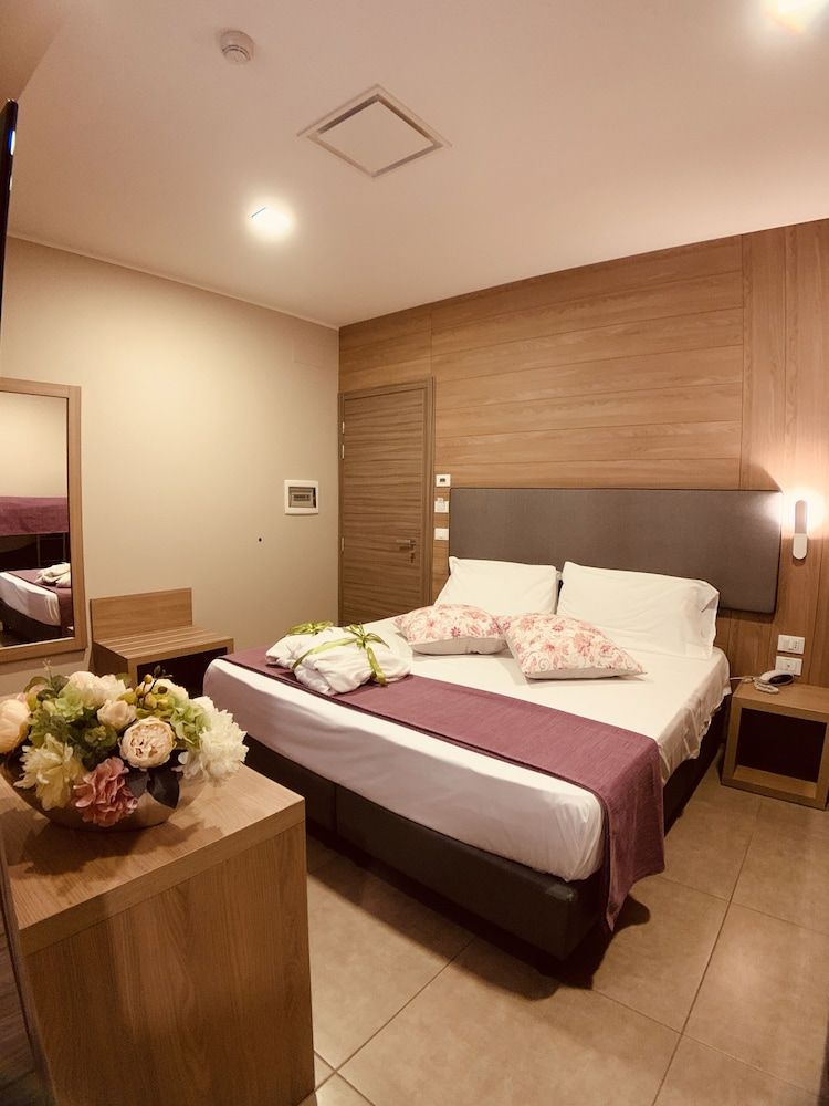 Hotel Smeraldo Triple Room 4