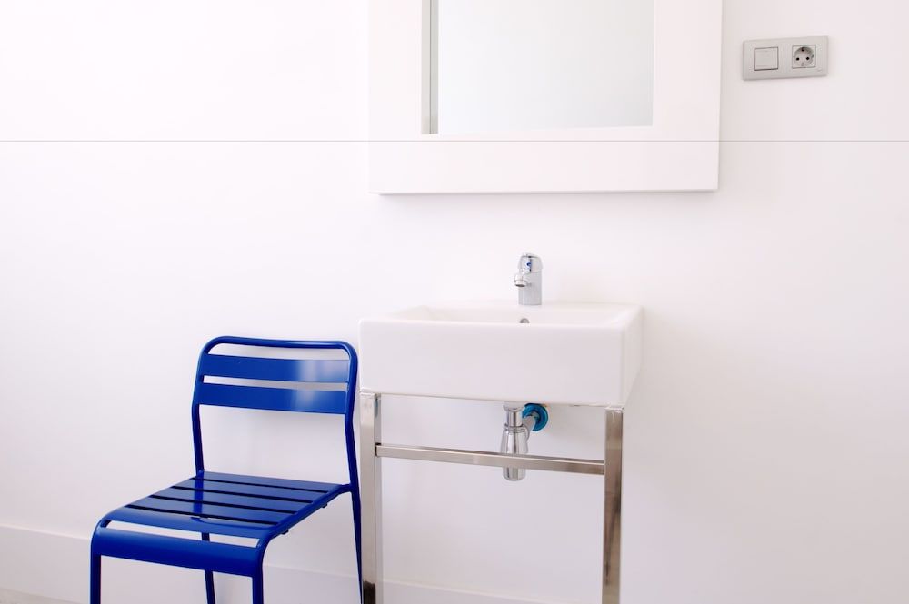 Hostal Express by gaiarooms Double Room, Shared Bathroom 4