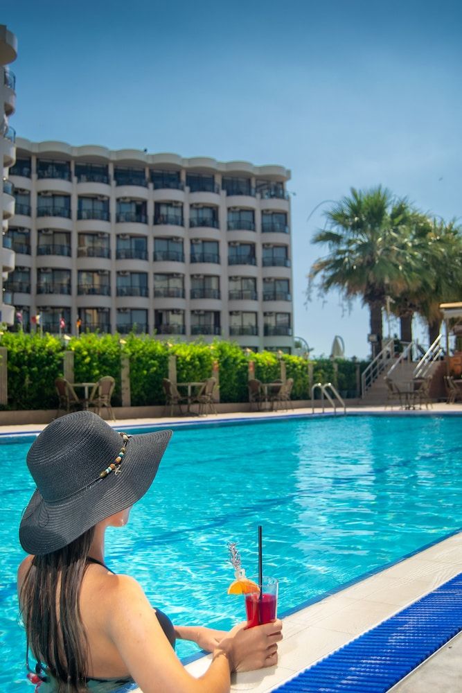 undefined Palm Hotel 3