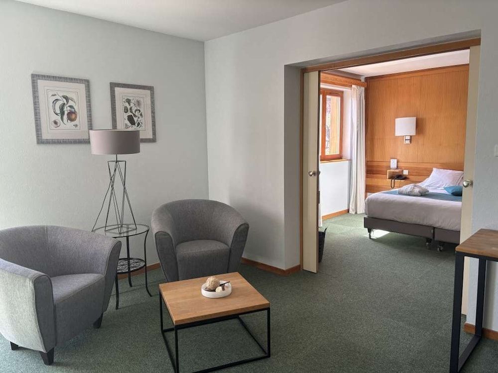 Best Western Plus Hotel & SPA Le Schoenenbourg Suite, 1 King Bed, Non Smoking (Separate Lounge) 4
