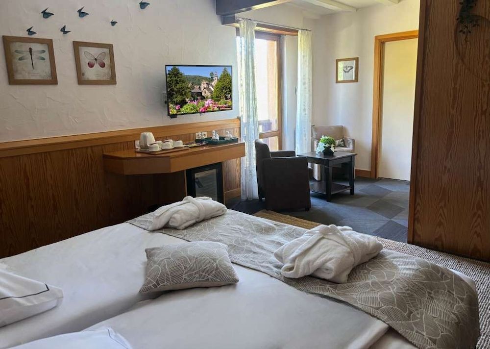 Family Duplex, Multiple Beds (Separate Lounge)