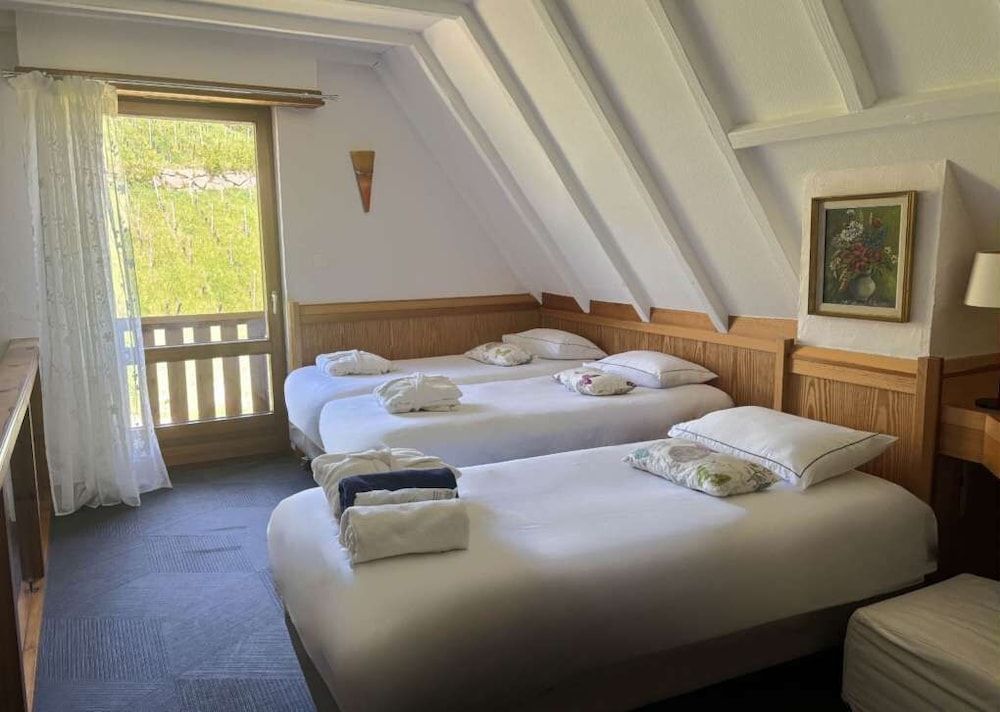 Family Duplex, Multiple Beds (Separate Lounge)