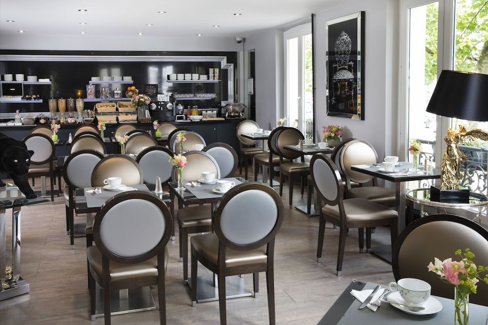 undefined Hotel Plaza Elysées 9