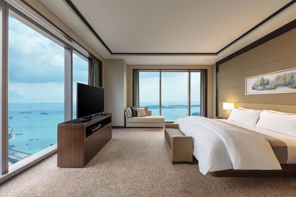 Club Suite, 1 Bedroom, Harbor View (Corner)