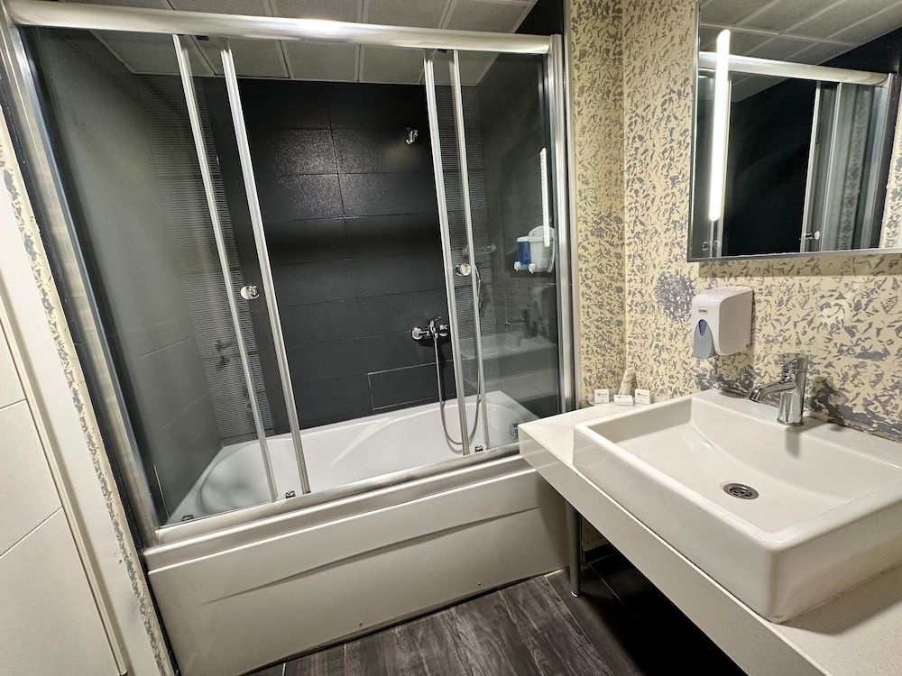 Tempo Hotel Çaglayan Istanbul Standard Double Room 10