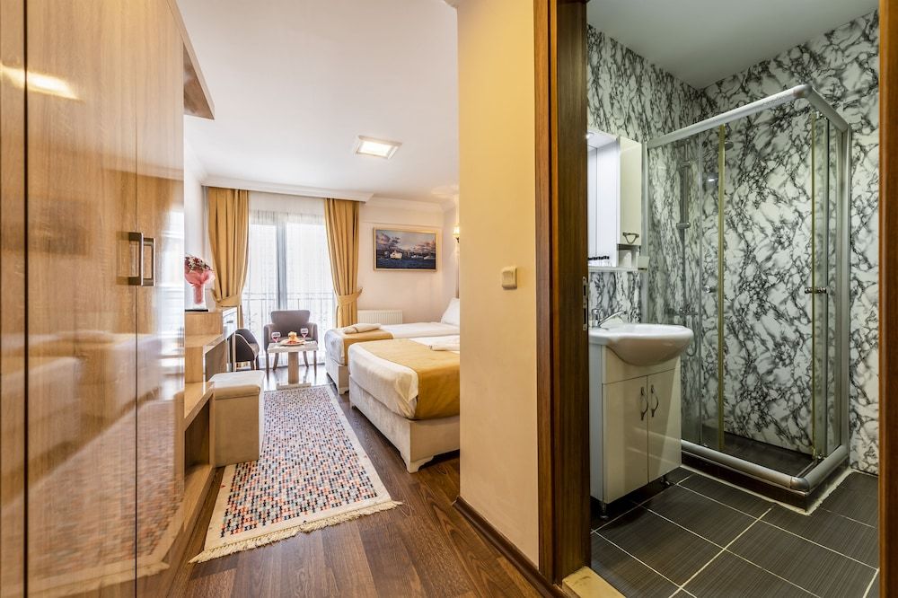 Kadirga Antik Hotel Deluxe Triple Room 6