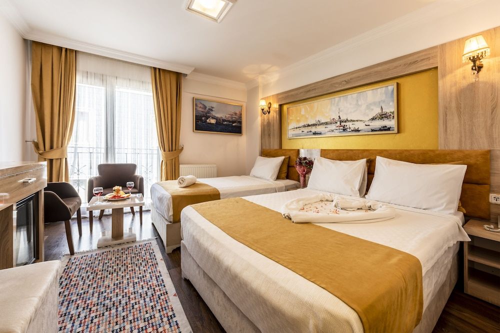 Kadirga Antik Hotel Deluxe Triple Room 2