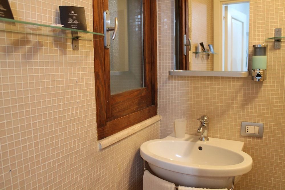 Relais Arco della Pace Triple Room (Triple) 16