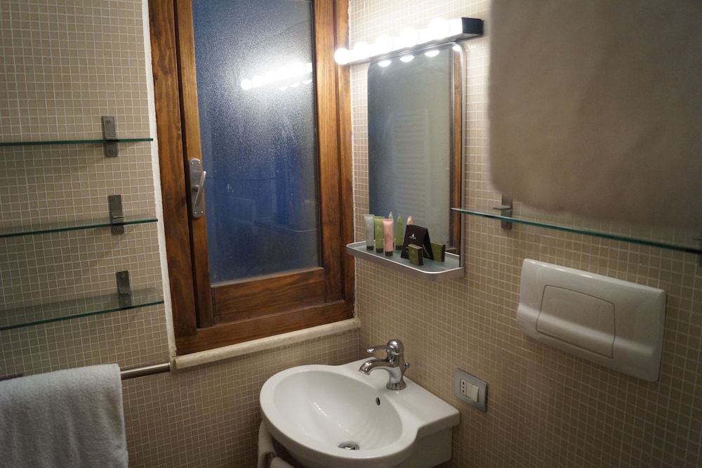 Relais Arco della Pace Triple Room (Triple) 14