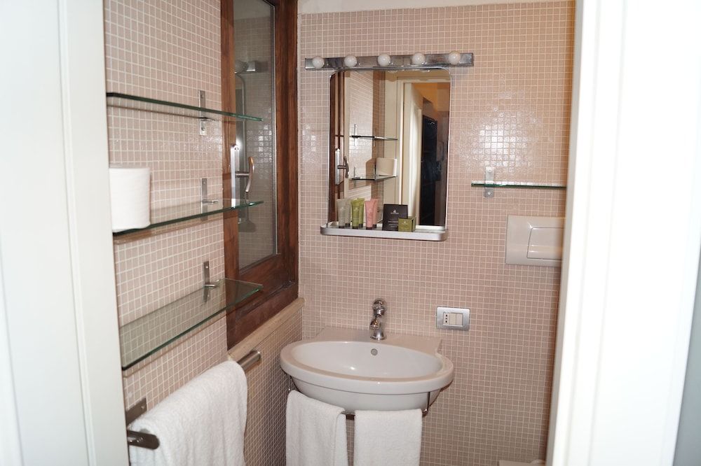 Relais Arco della Pace Triple Room (Triple) 12