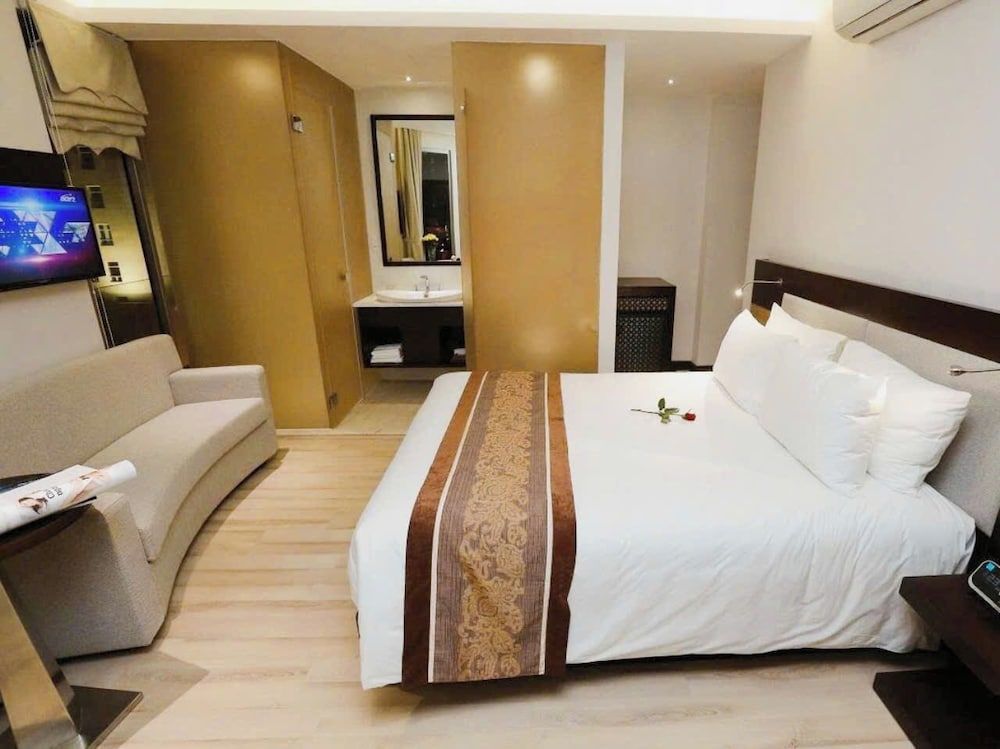 Dana Pearl Hotel Deluxe Double Room 2