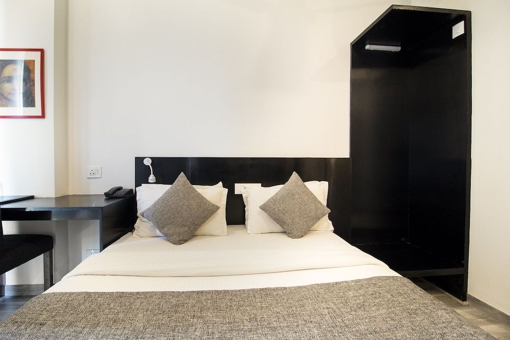The Saneer Standard Room, 1 Double Bed 6