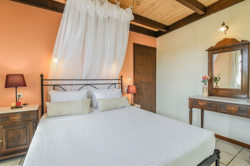 Traditional Villa (Agapi)