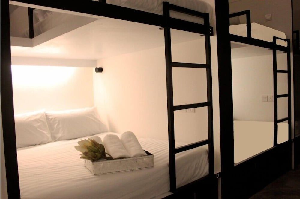 Bunc Hostel Double Bed in 12-Bed Mixed Dorm